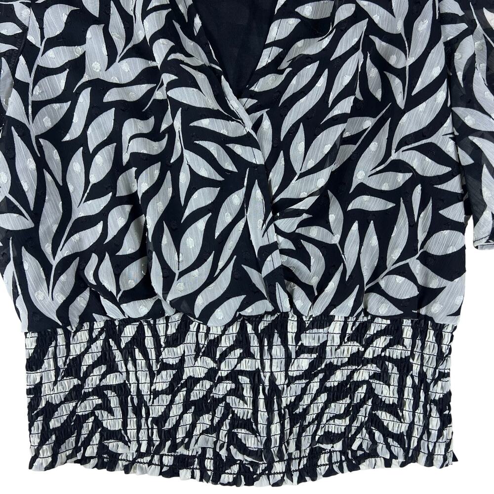 Monochrome Palm Print Flutter Sleeve Blouse S | B… - image 6